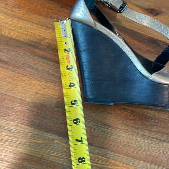 Burberry Metallic Gold Wooden Wedge Heel Leather Criss Cross Sandal - 41 10 - Picture 12 of 16